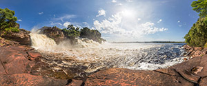 Laguna de Canaima Waterfalls